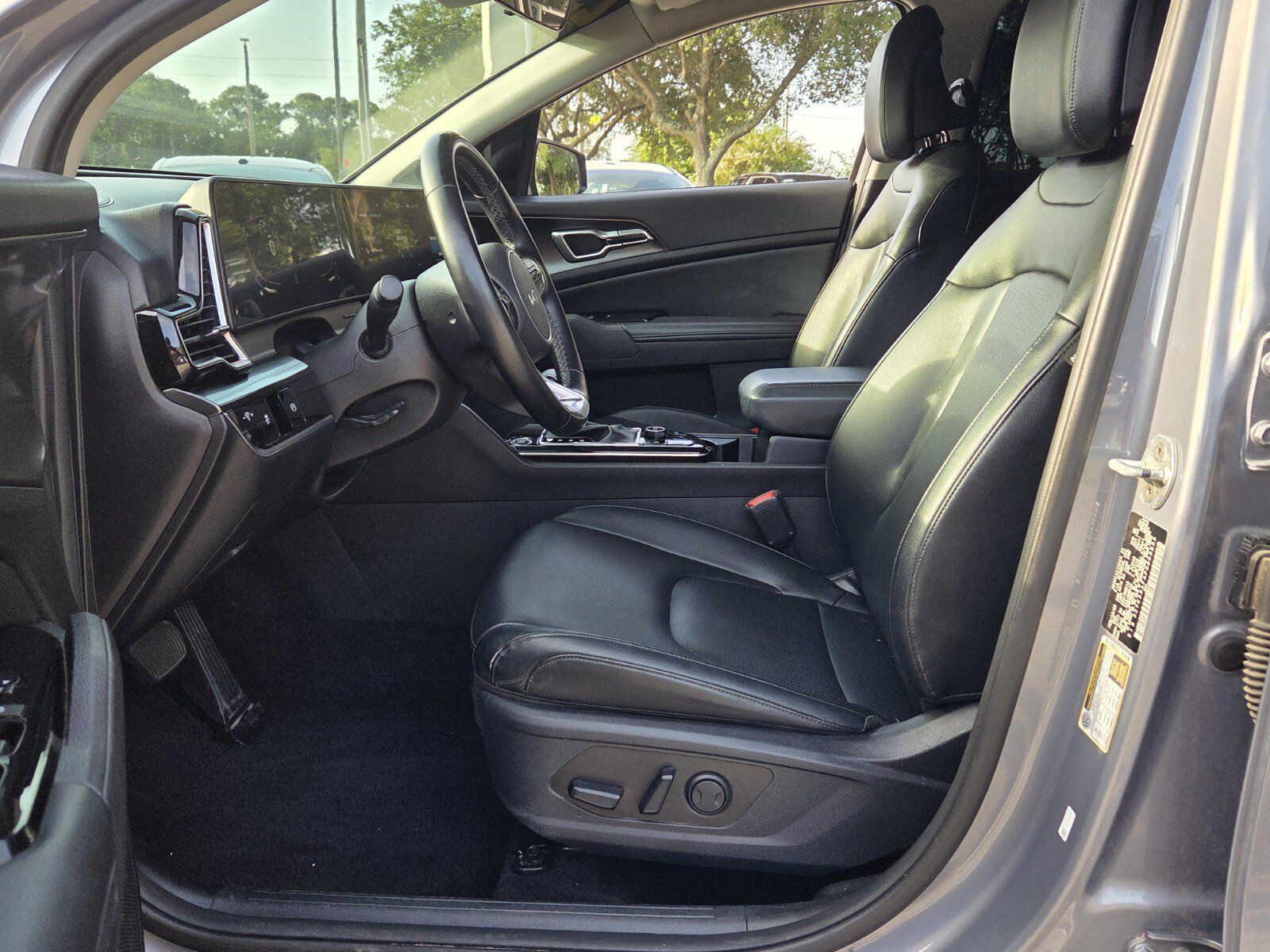 Used 2023 Kia Sportage EX FWD image 12
