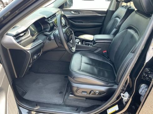 Used 2021 Jeep Grand Cherokee L Limited AWD/4WD image 9