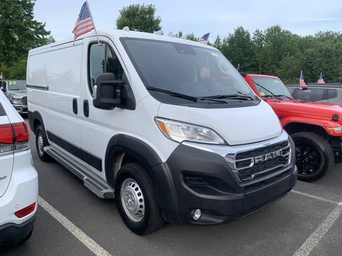 Used 2025 RAM ProMaster 2500 w/ U-Haul Equipment Group FWD image 1