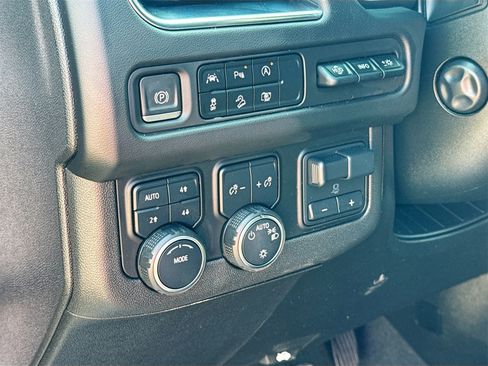 Used 2023 Chevrolet Suburban High Country w/ Premium Package image 10