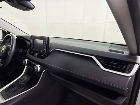 Used 2022 Toyota RAV4 XLE w/ Convenience Package image 31