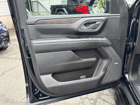 Used 2023 Chevrolet Suburban LT AWD/4WD image 18