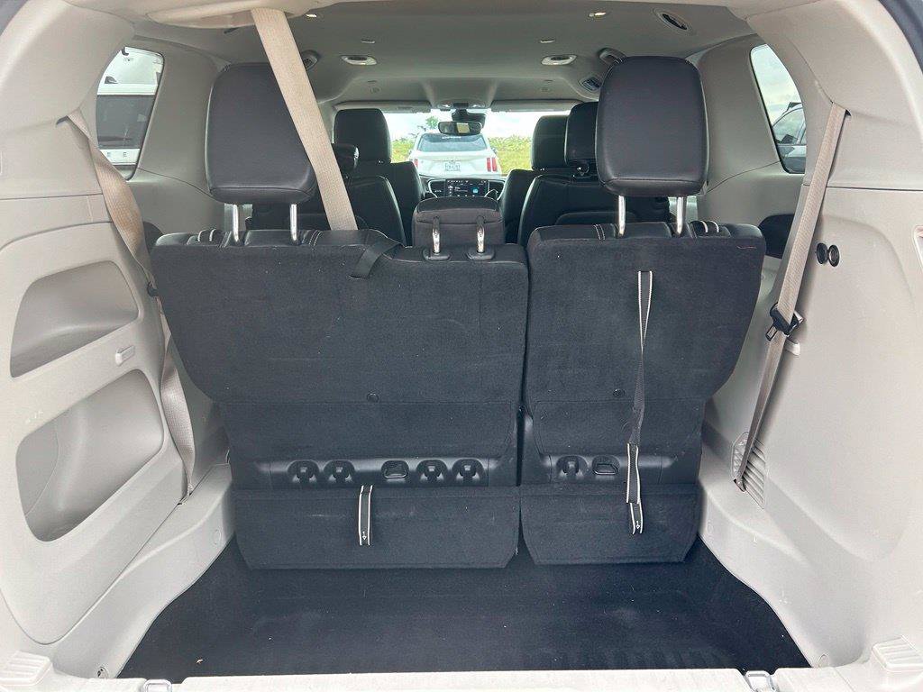 Used 2022 Chrysler Pacifica Touring-L FWD image 7