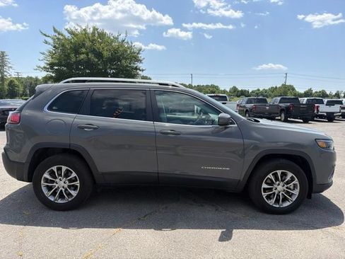 Used 2021 Jeep Cherokee Latitude Lux w/ Trailer Tow Group AWD/4WD image 3