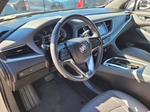 Used 2022 Buick Enclave Essence image 13