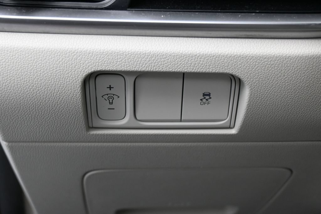 Used 2024 Kia Sorento S w/ Panoramic Sunroof Package FWD image 16
