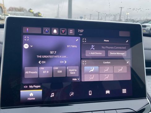 Used 2024 Jeep Compass Latitude image 23