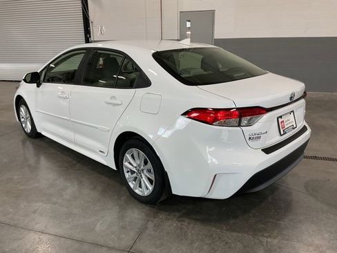 Used 2025 Toyota Corolla LE w/ LE Premium Package AWD/4WD image 4
