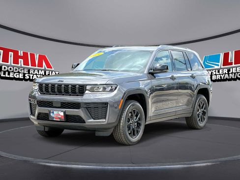 New 2026 Jeep Grand Cherokee Altitude RWD image 1