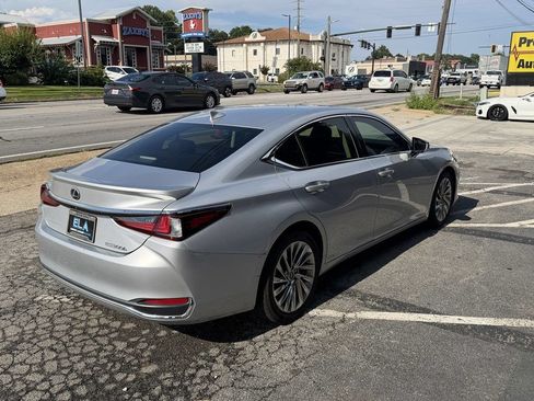Used 2019 Lexus ES 300h w/ Accessory Package 2 FWD image 5