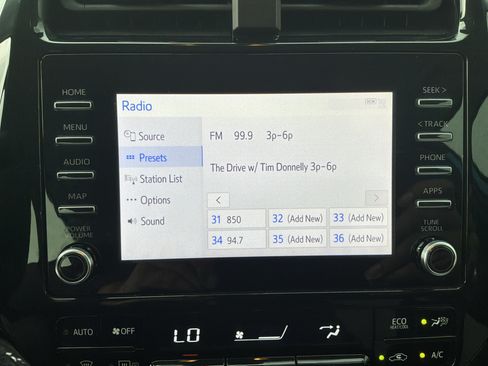 Used 2020 Toyota Prius LE AWD/4WD image 23