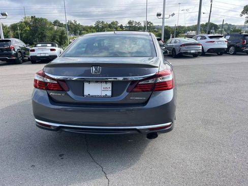 Used 2016 Honda Accord EX image 4