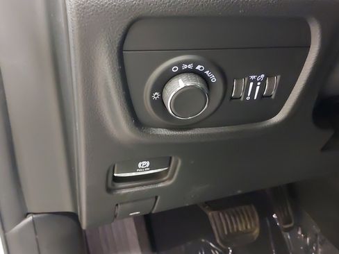 Used 2024 Jeep Grand Cherokee L Laredo image 23