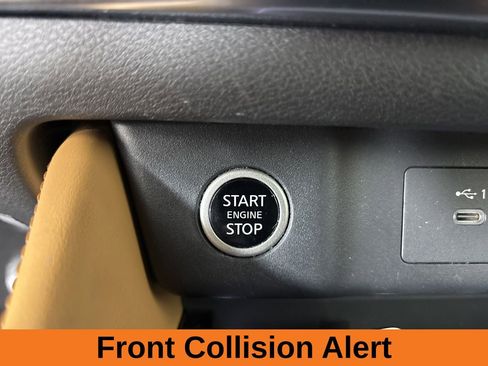 Used 2023 Nissan Rogue Platinum w/ Platinum Premium Package image 17