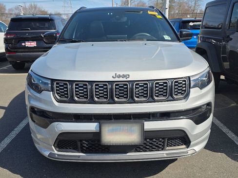 Used 2024 Jeep Compass Limited w/ High Altitude Package image 2