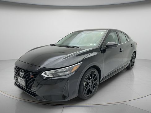 Used 2025 Nissan Sentra SR w/ Midnight Edition FWD image 3