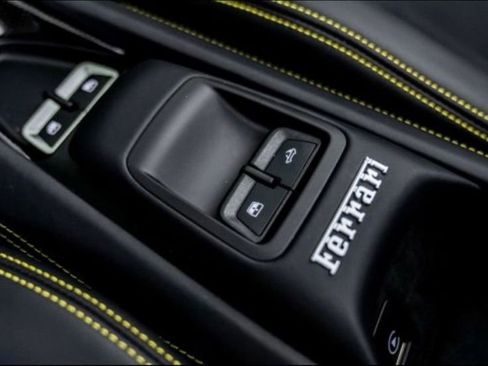 Used 2022 Ferrari F8 Tributo image 24