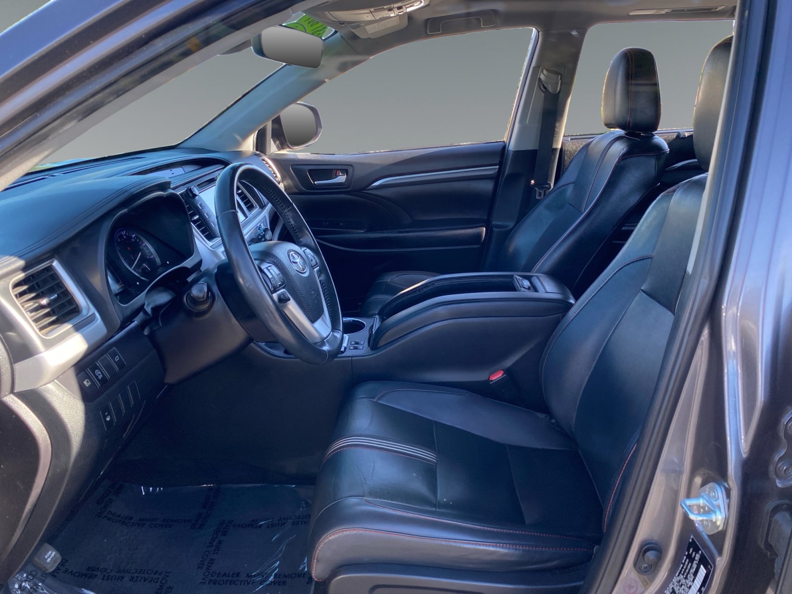 Used 2019 Toyota Highlander SE FWD image 9