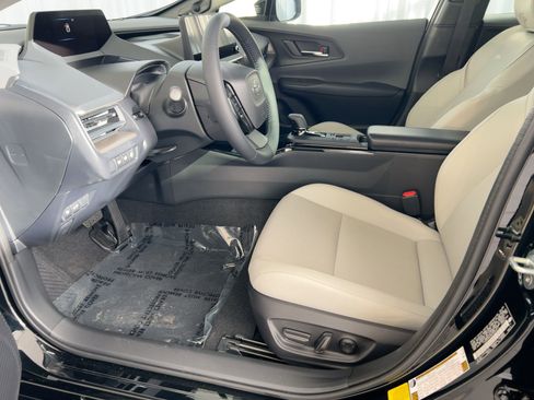Used 2025 Toyota Prius Limited image 5