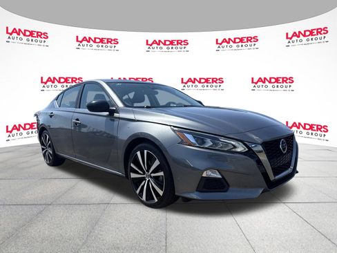 Used 2021 Nissan Altima 2.5 SR FWD image 1