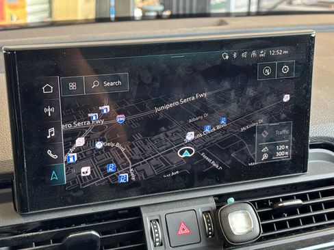 Used 2021 Audi Q5 e Prestige w/ Prestige Package image 39