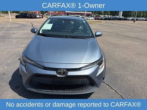 Used 2020 Toyota Corolla LE FWD image 2