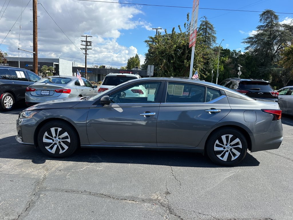 Used 2025 Nissan Altima 2.5 S FWD image 3