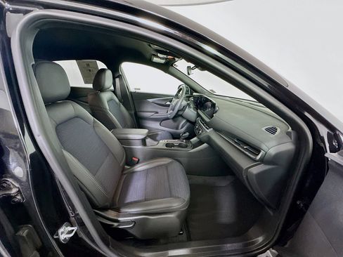 Used 2025 Buick Envista Preferred image 32