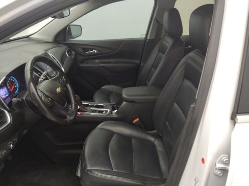 Used 2020 Chevrolet Equinox LT w/ Driver Convenience Package FWD image 17