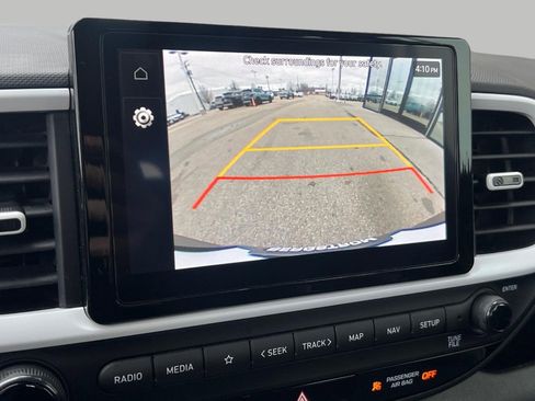 Used 2023 Hyundai Venue Limited image 27