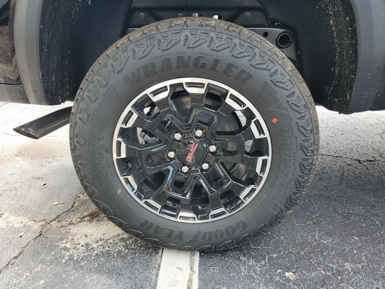 New 2026 GMC Canyon AT4 AWD/4WD image 6