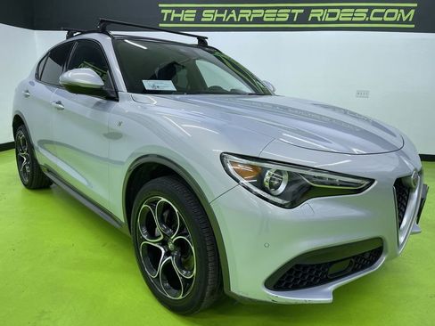 Used 2022 Alfa Romeo Stelvio Ti image 2