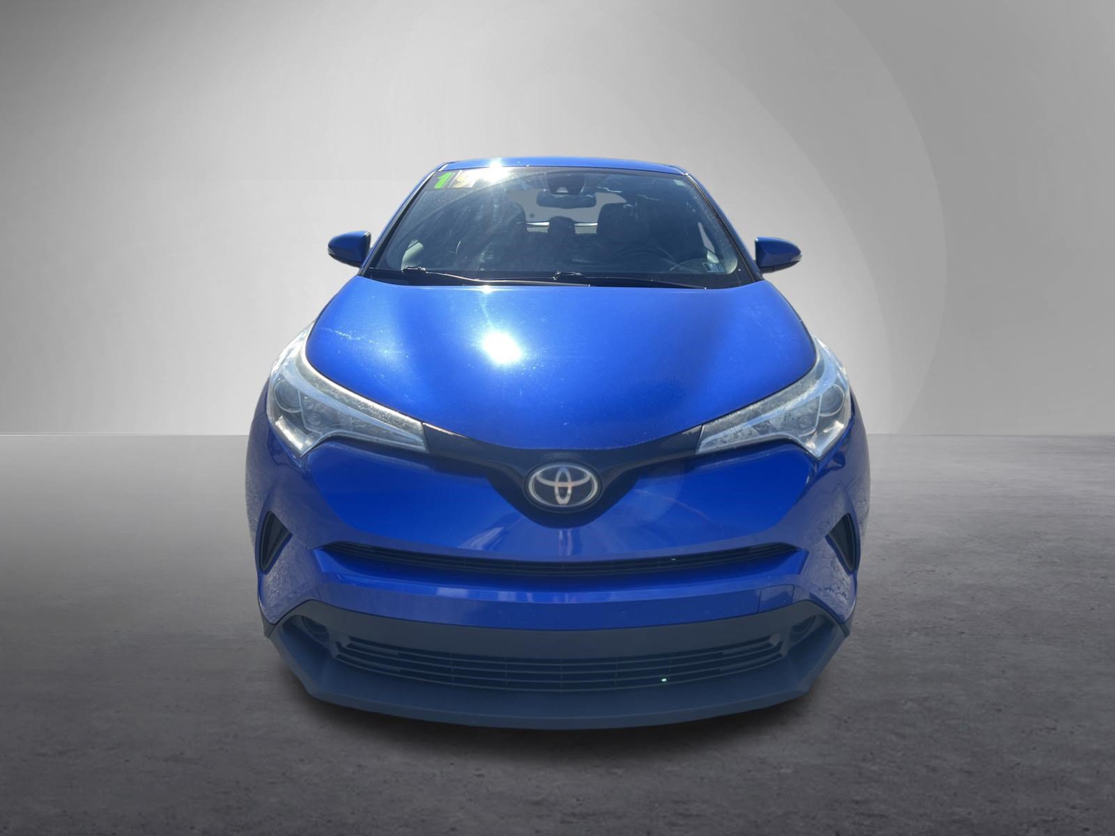 Used 2019 Toyota C-HR XLE FWD image 9