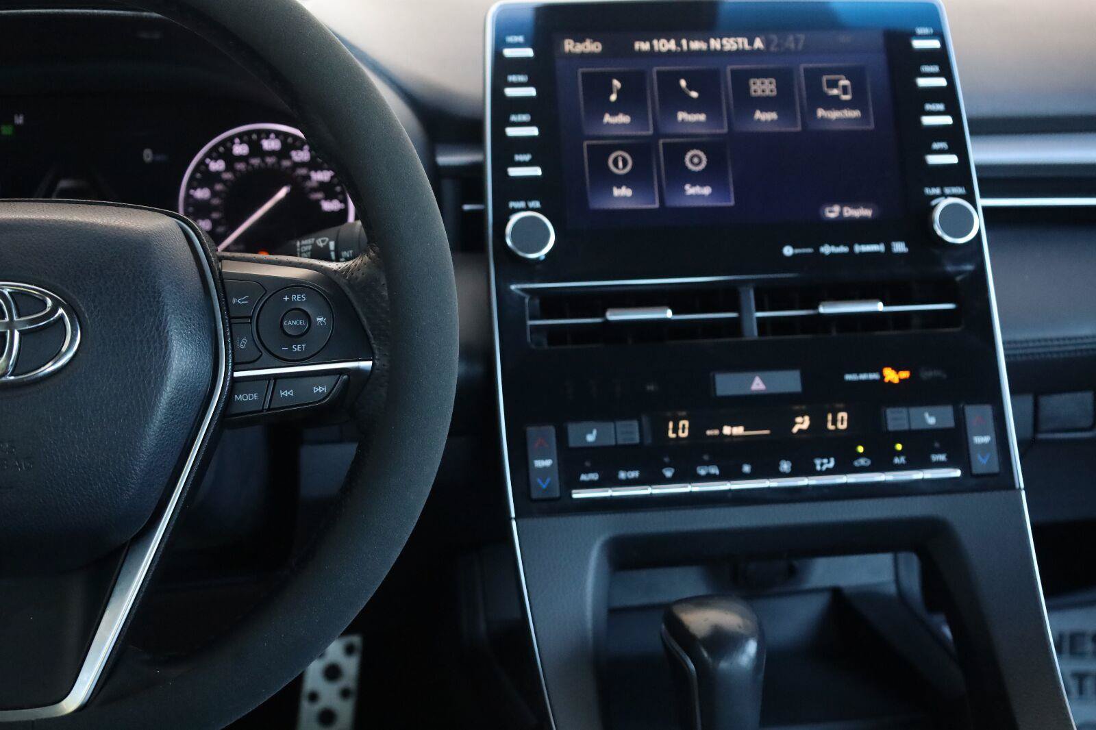 Used 2019 Toyota Avalon XSE w/ All Weather Liner Package FWD image 32