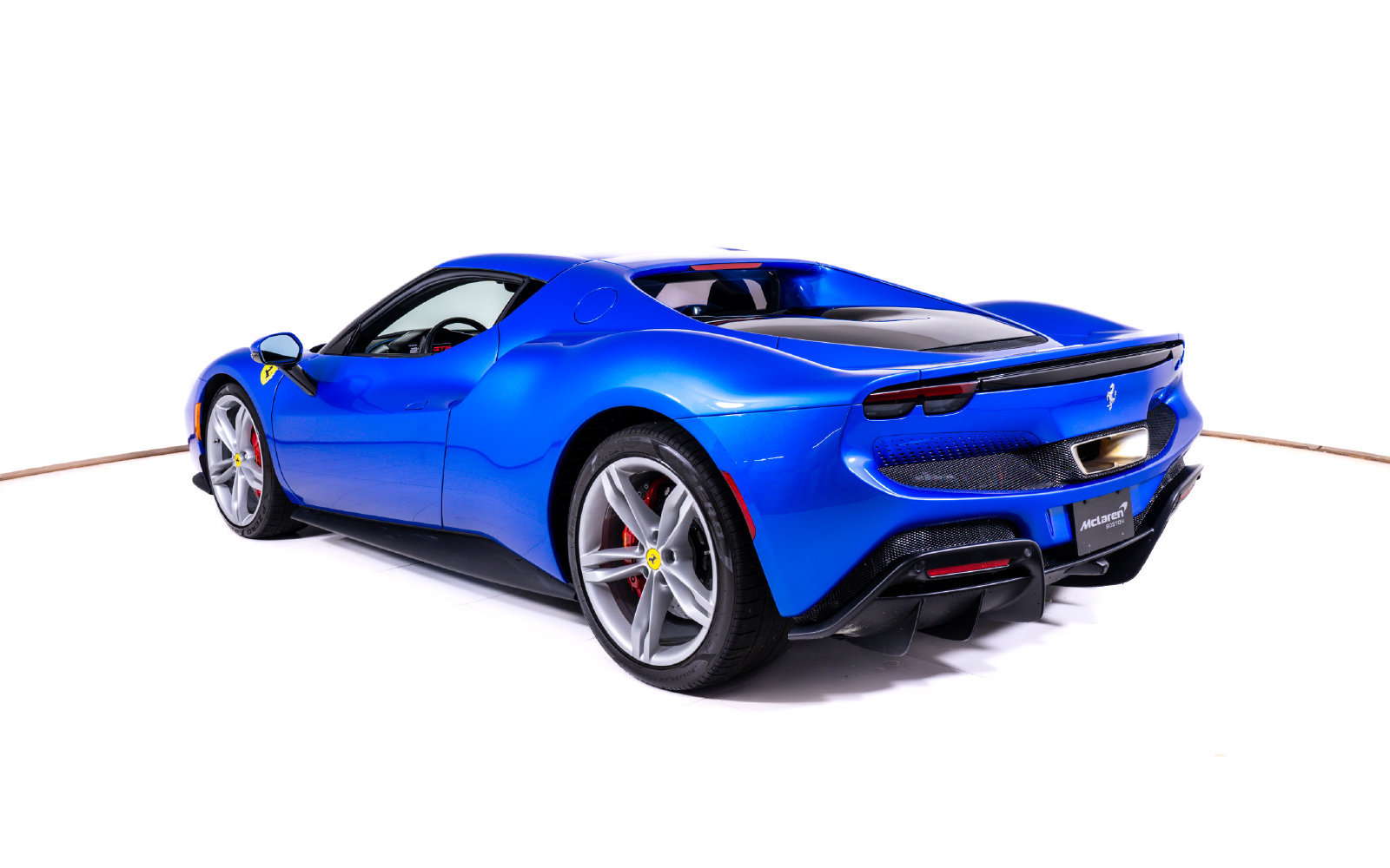 Used 2022 Ferrari 296 GTB RWD image 3