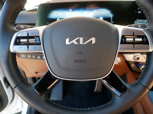 Certified 2025 Kia Telluride SX Prestige X-Line AWD/4WD image 25