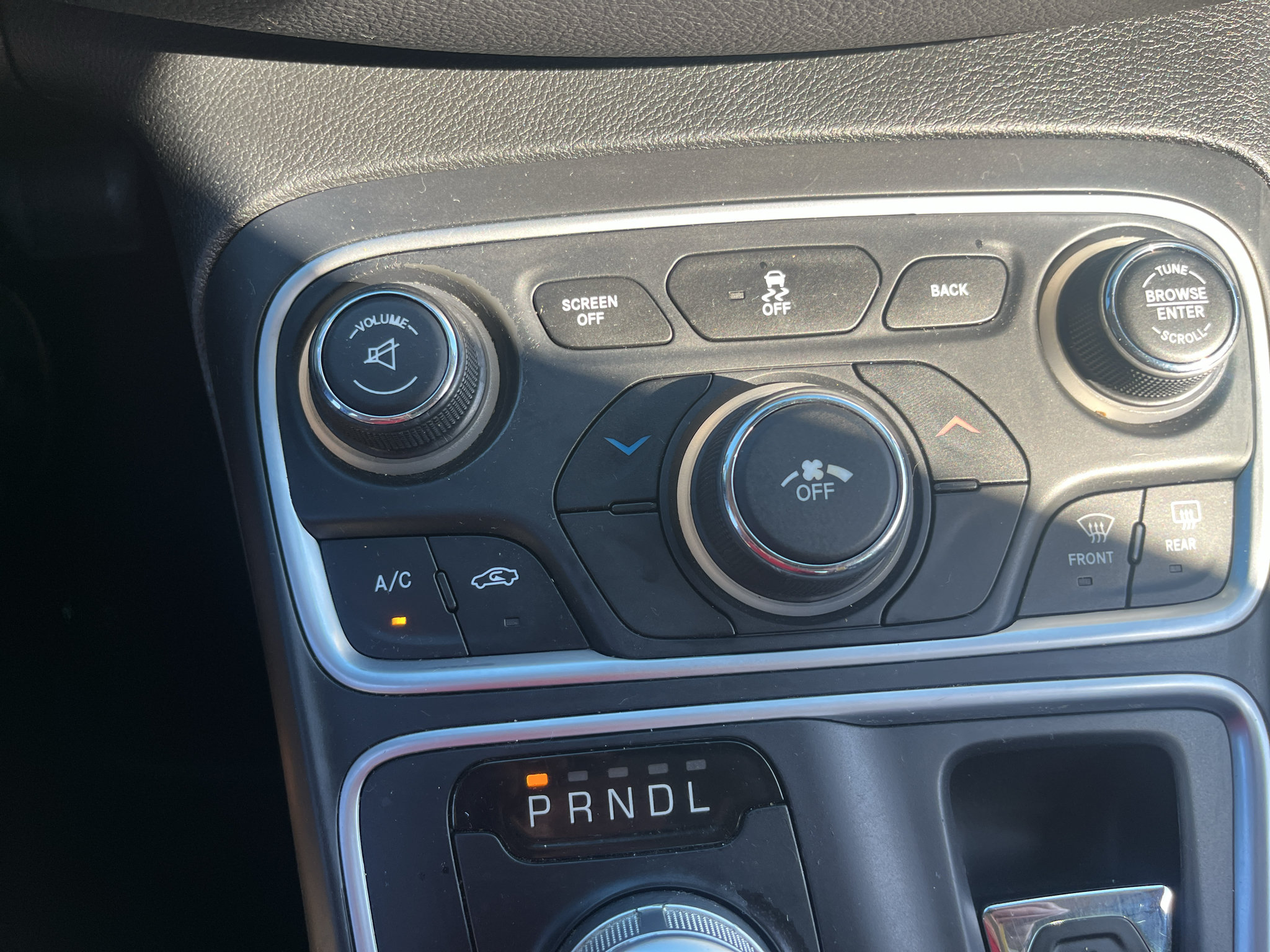Used 2016 Chrysler 200 Limited w/ Convenience Group FWD image 24
