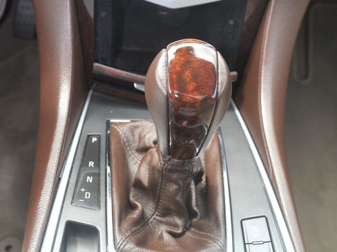 Used 2010 Cadillac SRX Premium image 31