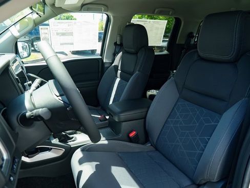 New 2025 Nissan Frontier SV w/ SV Convenience Package image 24