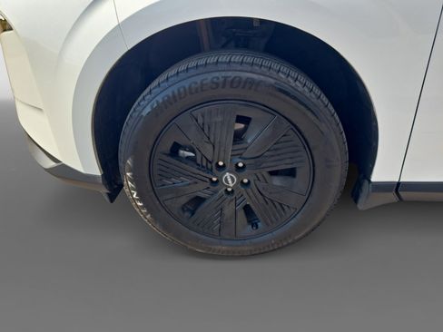 Used 2025 Nissan Murano SV AWD/4WD image 9