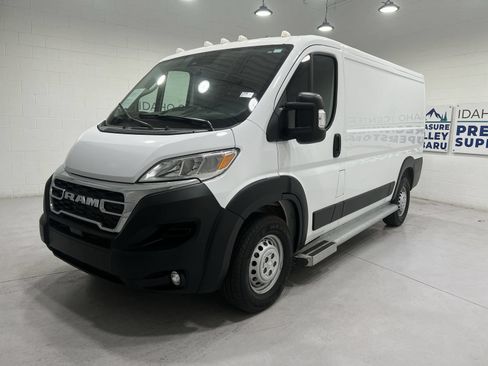 Used 2025 RAM ProMaster 2500 w/ U-Haul Equipment Group FWD image 4