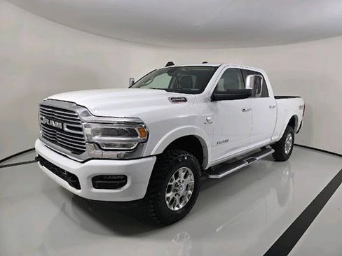Used 2022 RAM 2500 Laramie AWD/4WD image 1