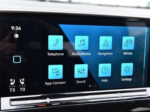 Certified 2025 Volkswagen Atlas SE image 14