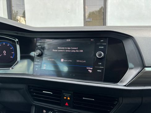 Used 2019 Volkswagen Jetta SEL w/ Cold Weather Package FWD image 35