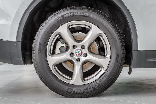 Used 2021 Alfa Romeo Stelvio Sprint w/ Sun & Sound Package AWD/4WD image 15