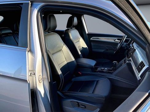 Used 2022 Volkswagen Atlas Cross Sport SEL R-Line image 29