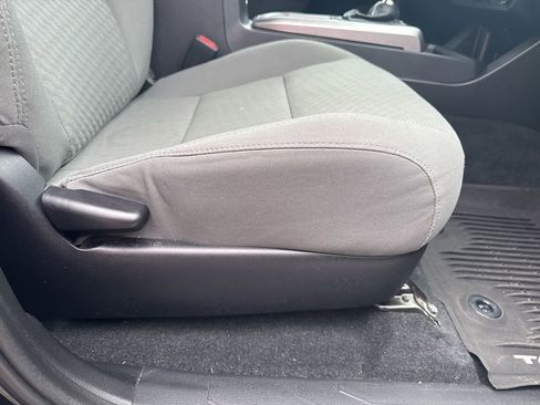 Used 2020 Toyota Tacoma SR5 w/ Technology Package image 25