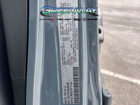 New 2025 Jeep Gladiator Sport image 25