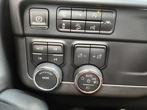 Certified 2025 Chevrolet Tahoe Z71 AWD/4WD image 18