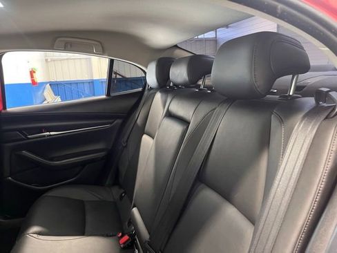Used 2021 MAZDA MAZDA3 s image 18